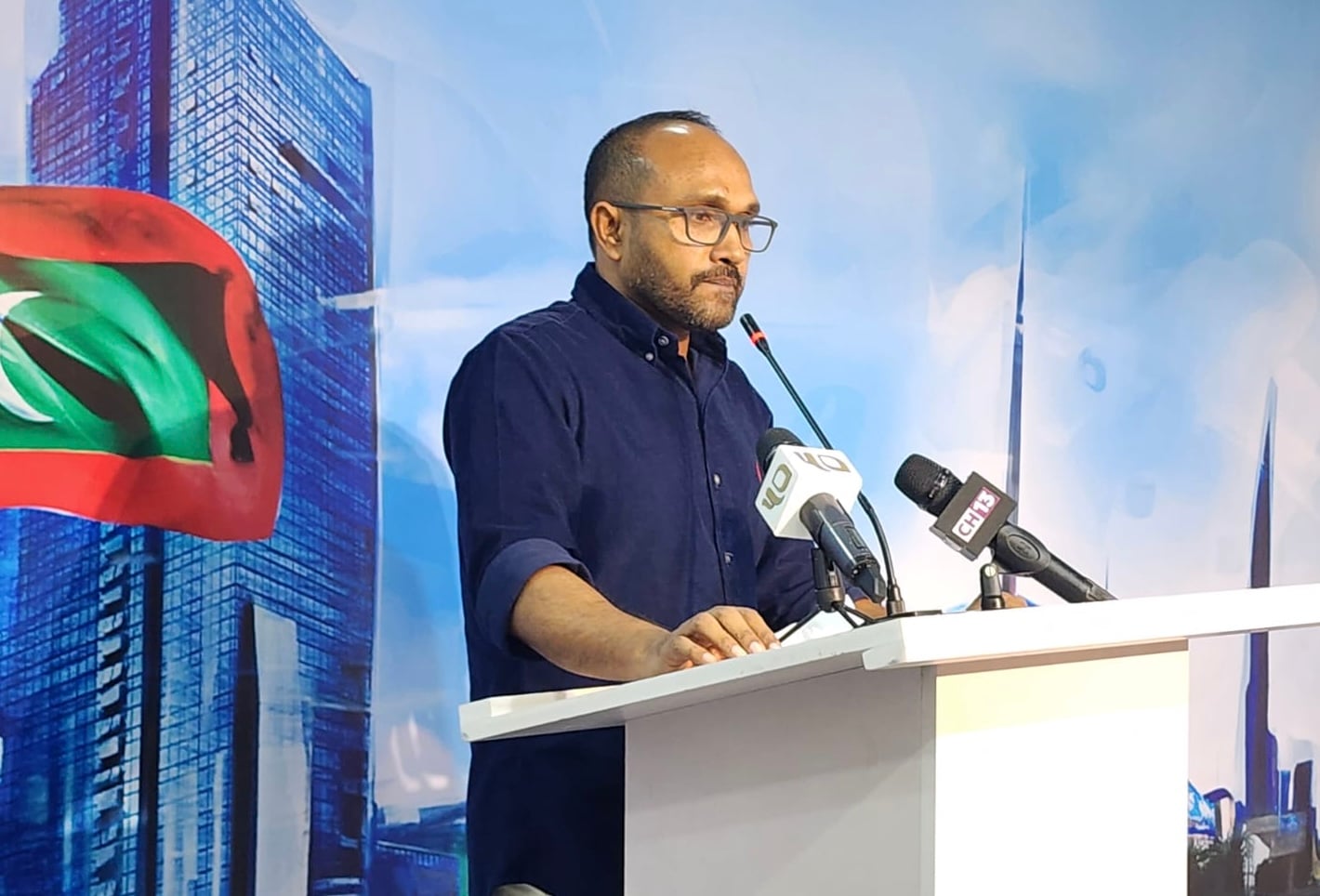 މިގެންނަނީ ރަތާއި ފެއްސާއި ހުދުގެ ވަރުގަދަ އިންޤިލާބެއް: ޑރ. ޖަމީލް