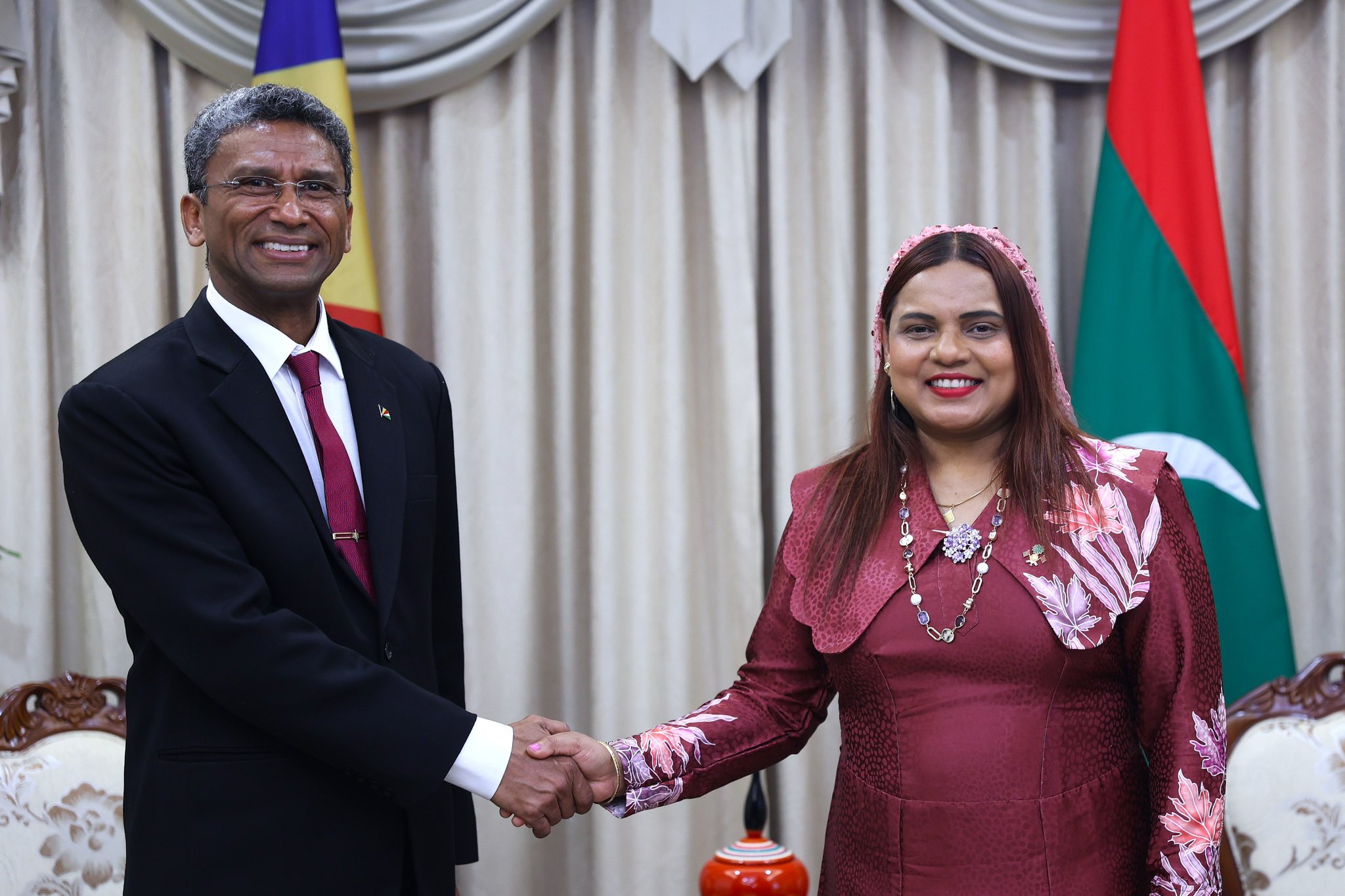ދުރާލާ ވިސާ ނެގުމަކާނުލައި ދިވެހީންނަށް ސޭޝެލްސްއަށް ދަތުރުކުރެވޭ ގޮތް ހަމަޖެހިއްޖެ