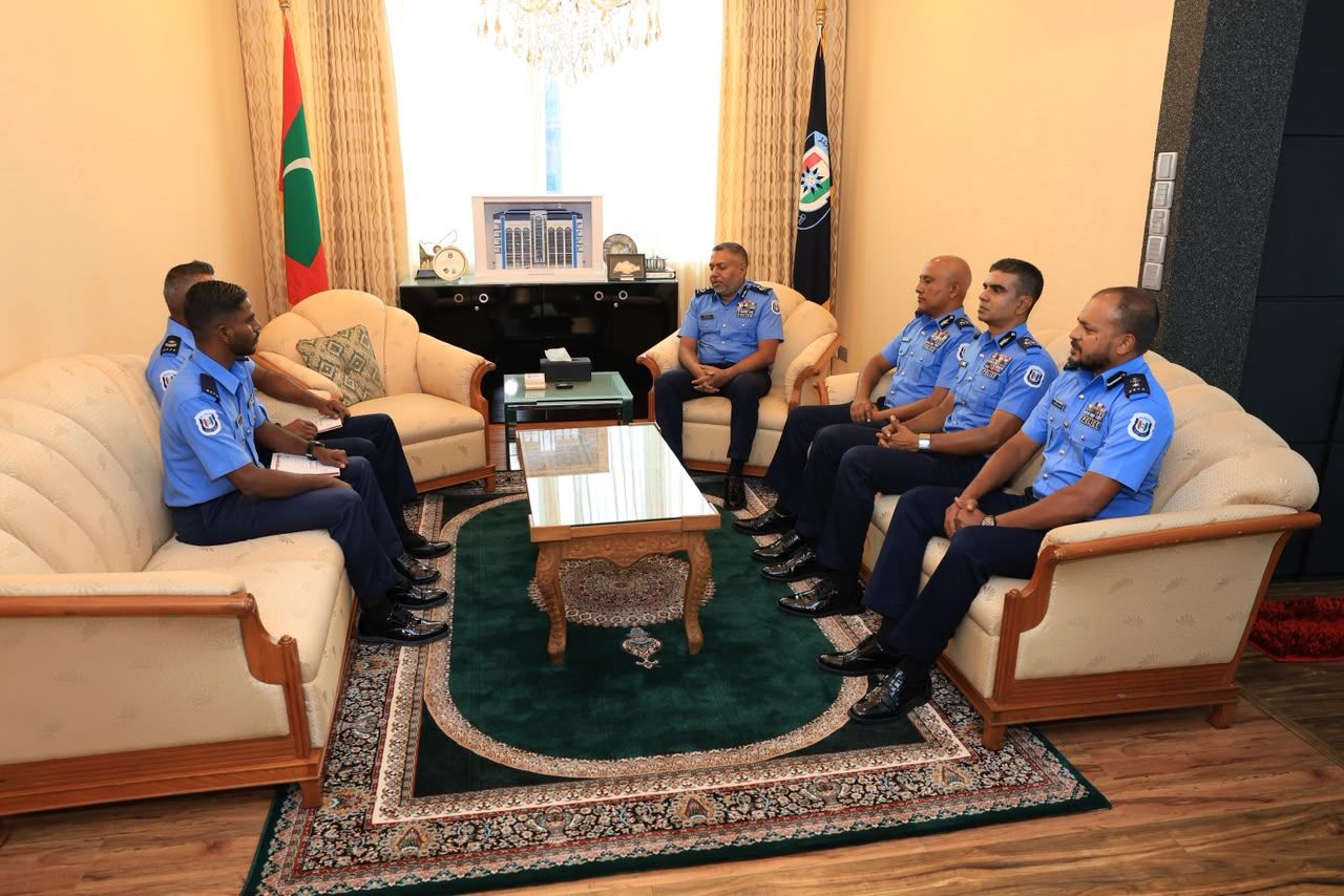 ކަނޑުވި ބަޔަކު ސަލާމަތްކުރި ތިން ފުލުހަކަށް "ފުރާނަ ސަލާމަތްކުރުމުގެ ރަން މެޑަލް" އަރުވައިފި