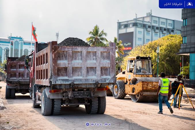 ައެމްޓީސީސީގެ ހެވީ ވެހިކަލްތަކެއް، ފޮޓޯ: އެމްޓީސީސީ