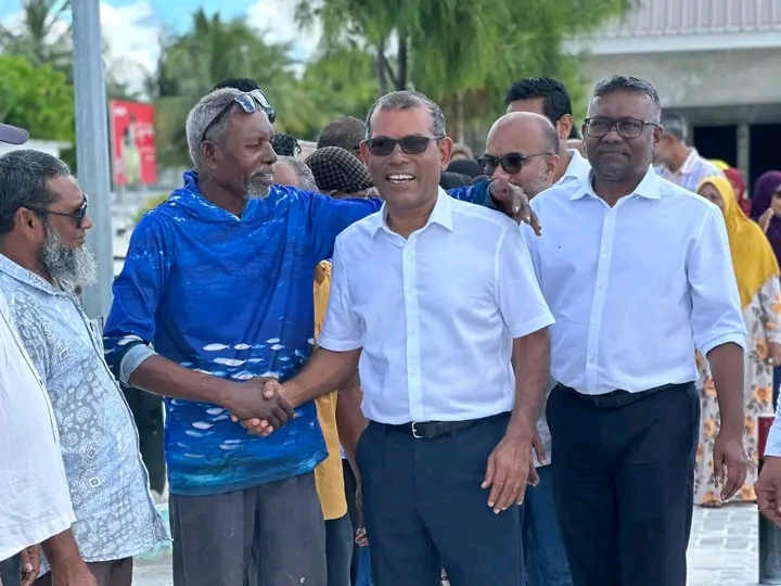 ރައީސް ނަޝީދު ފަރެސްމާތޮޑާގައި.