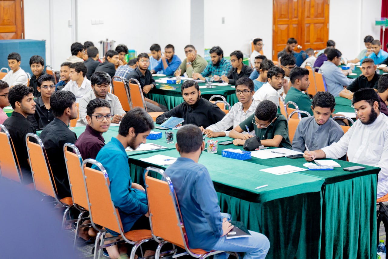 ޒުވާން ޚަޠީބުންގެ 3 ވަނަ ބެޗް ފަށައިފި؛ މިބުރު ނިމުމުން 500 ޚަތީބުން ތަމްރީނުވާނެ