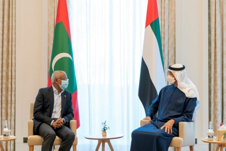 ދުބާއީން ރައީސް ވެކްސިން ނުޖެއްސެވީ ރައްޔިތުންނަށް ވެކްސިން ނުލިބޭތީ