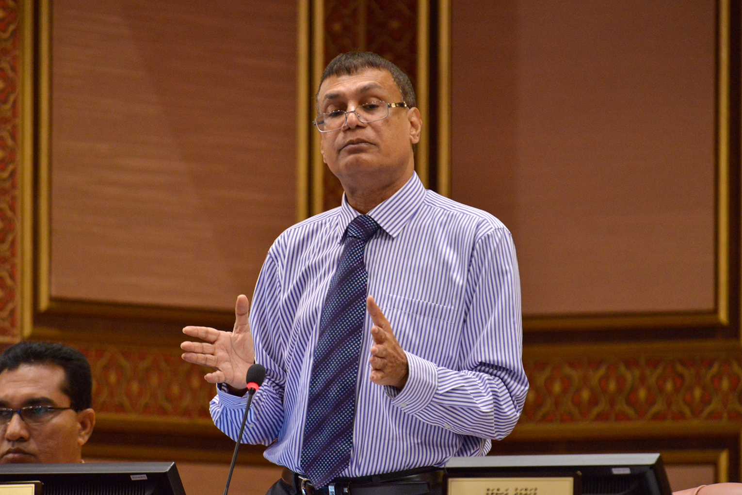 ސަރުކާރުން ރާއްޖޭގެ ބައެއް ދޫކޮށްލާކަށް ނޫޅޭ: ޝަރީފް