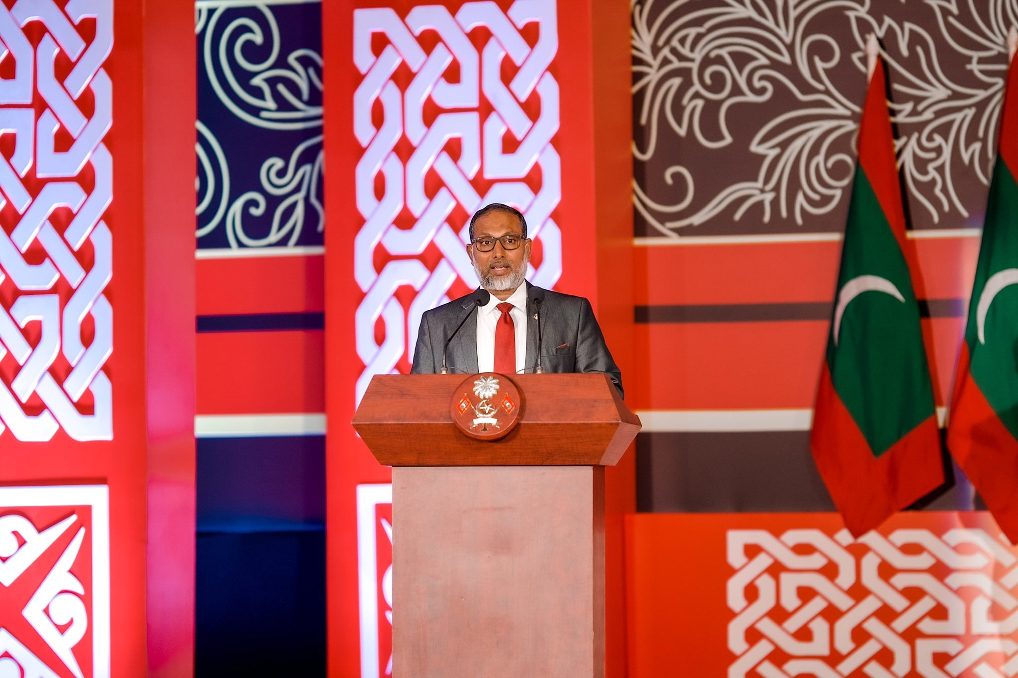 ގައުމުތައް ކުރިއަރައިދަނީ އަފްރާދުންގެ އީމާންކަމާއި ސާބިތުކަމުން: އިމްރާން