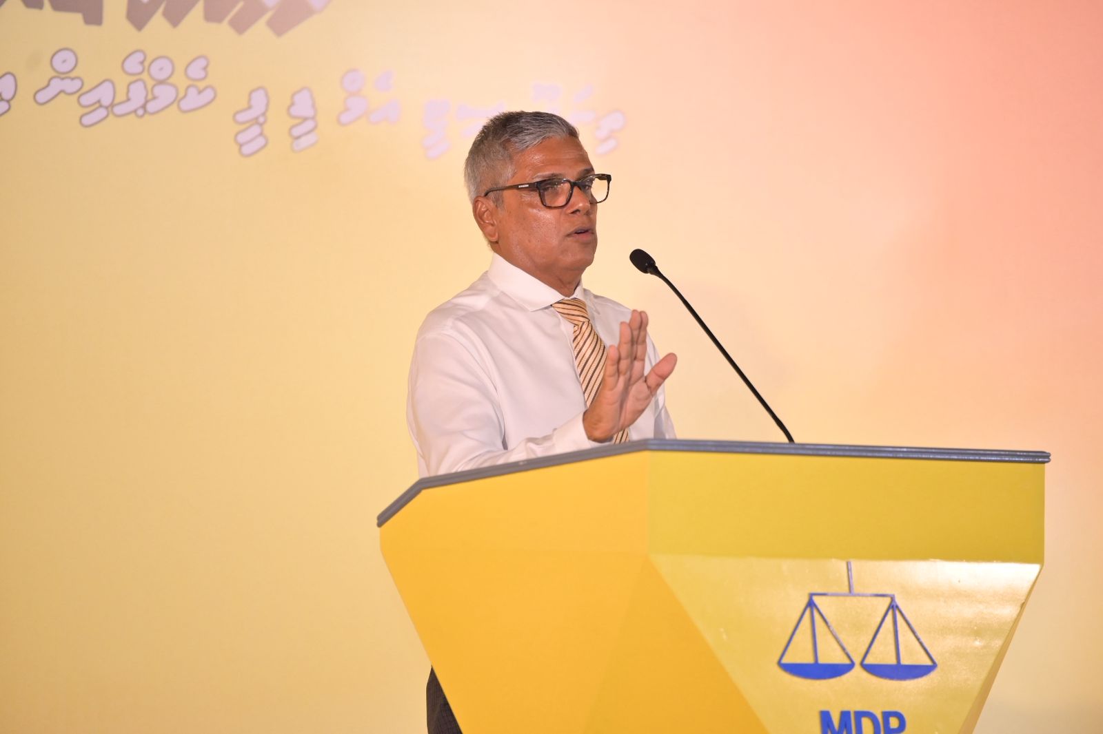 މަޖިލީހަށް މެންބަރުން ހޮވާއިރު އެމީހެއްގެ ބުއްދި ހަމަތޯ ބަލަންޖެހޭ: މޫސަ