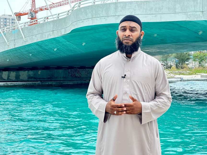 ތަކްބީރު ޕެރޭޑަކީ ބިދުޢައެއް ކަމަށް ދީނީ ޢިލްމުވެރިޔާ ޒަމްޒަމް ފާރިޝް ވިދާޅުވެއްޖެ