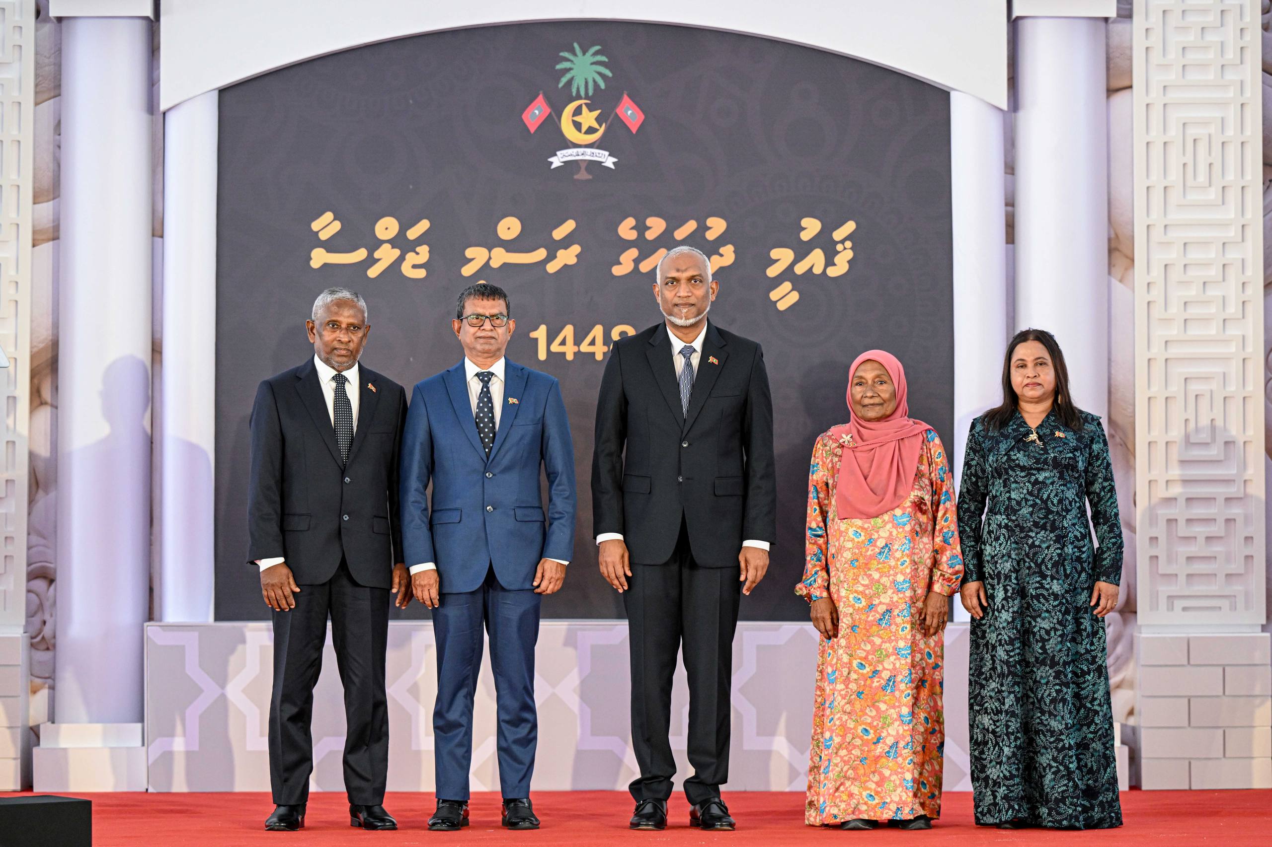ޝަރަފުވެރިކަމުގެ ގައުމީ އިނާމު ތިން ބޭފުޅަކަށާއި "ޝީ" ޖަމިއްޔާއަށް އަރުވައިފި