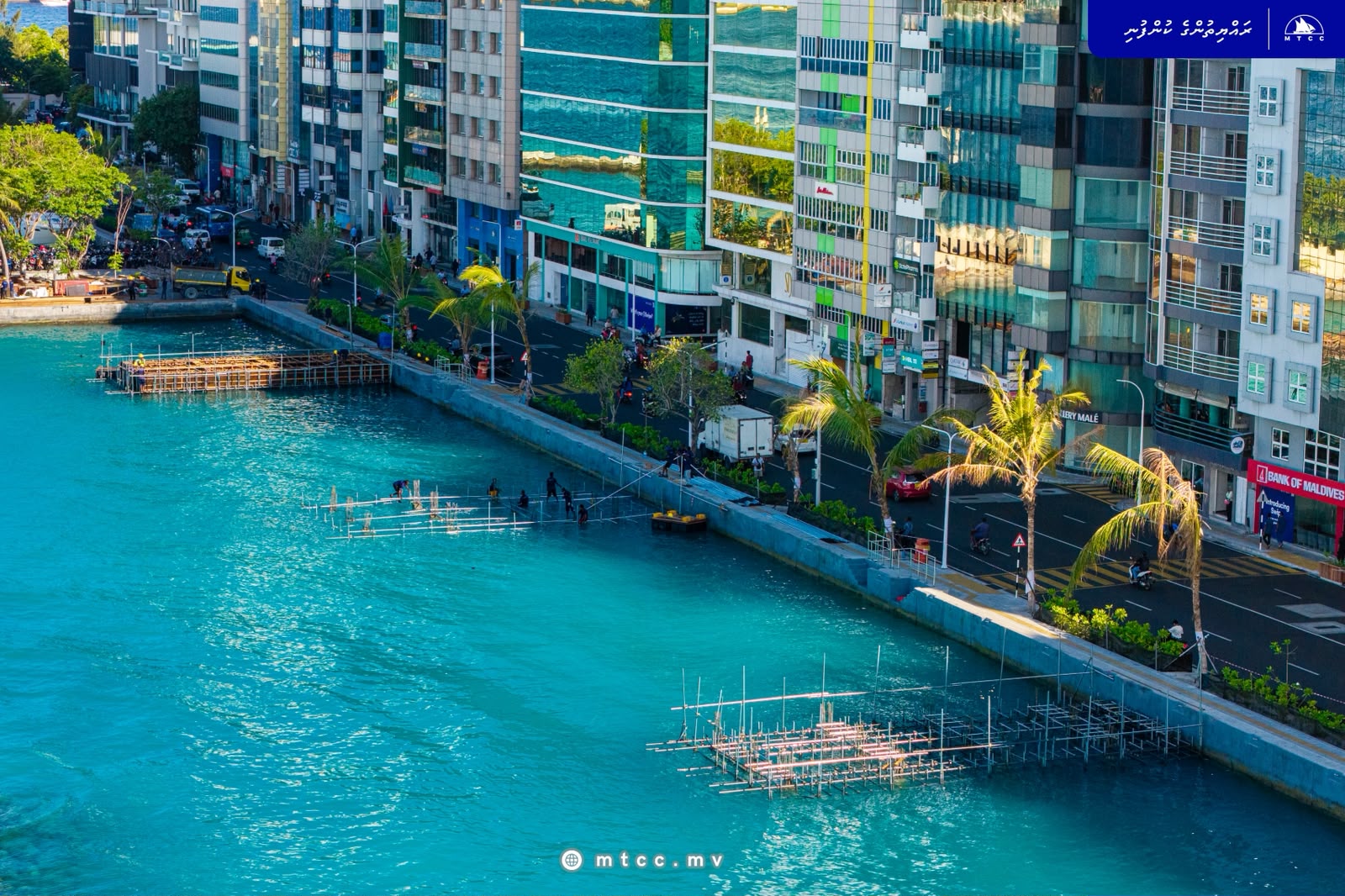 ނޯތު ހާބަރު ފިންގަރ ޖެޓީ މަޝްރޫއު: 15 މީޓަރުގެ ޖެޓީތަކުގެ ކޮލަމް އިންސްޓޯލްކޮށް ނިމިއްޖެ