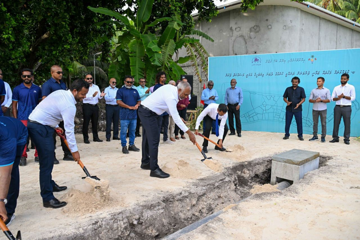 ފުވައްމުލަކު މަގު ހެދުމުގެ ދެވަނަ ފިޔަވަހީގެ މަސައްކަތް ރައީސް އިފްތިތާހު ކޮށްދެއްވައިދި