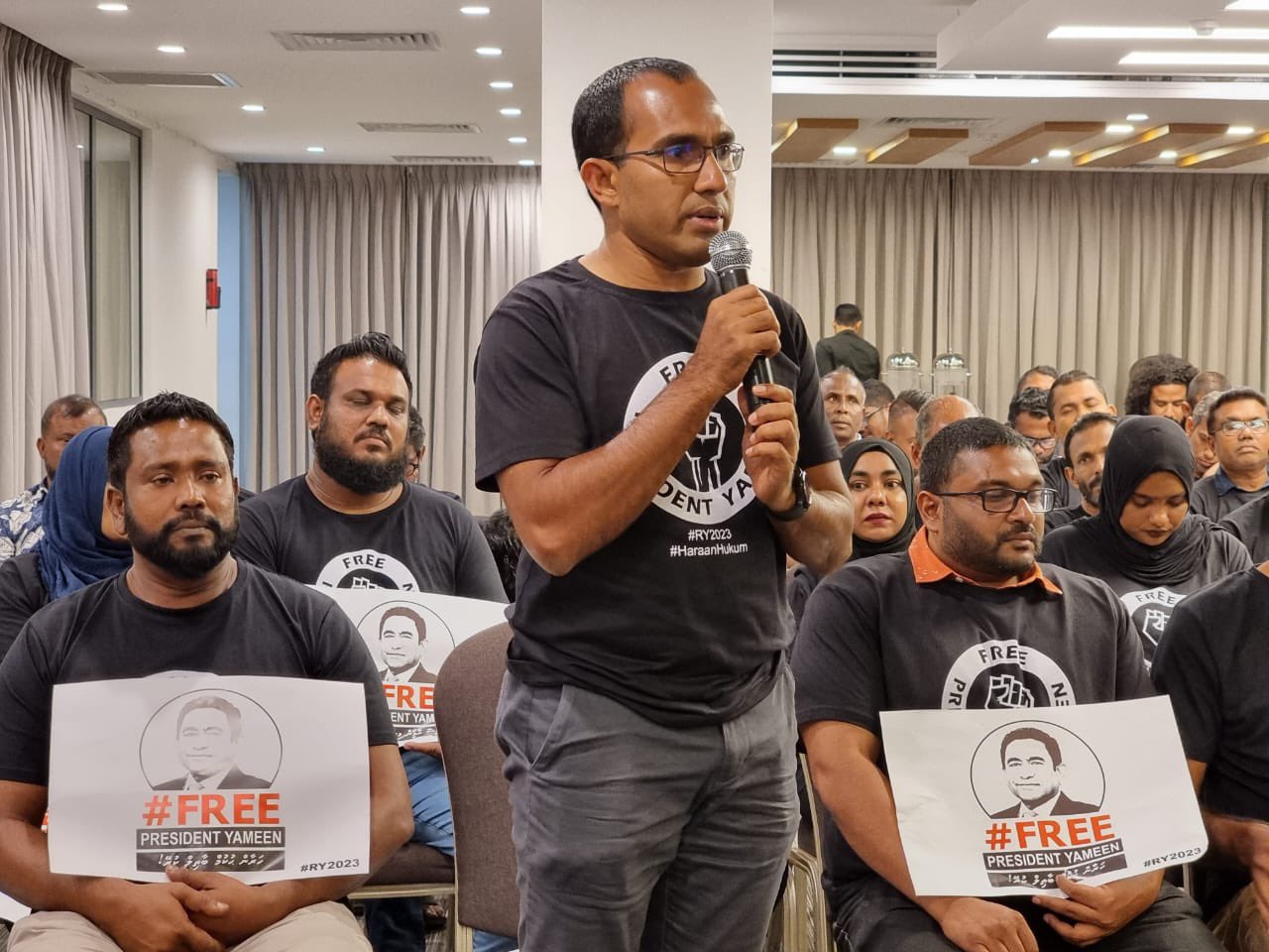 ރައްޔިތުން ނިކަމެތި ވެއްޖެ؛ އިޤްތިޞާދު ބޮކި ޖަހާފައިދަނީ އަޑިއަށް: މަލީޙް