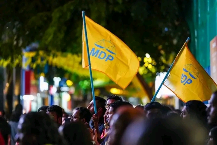 ކުރިއަށް އޮތީ އިދިކޮޅުގެ ފުރިހަމަ ވެރިކަމެއް!