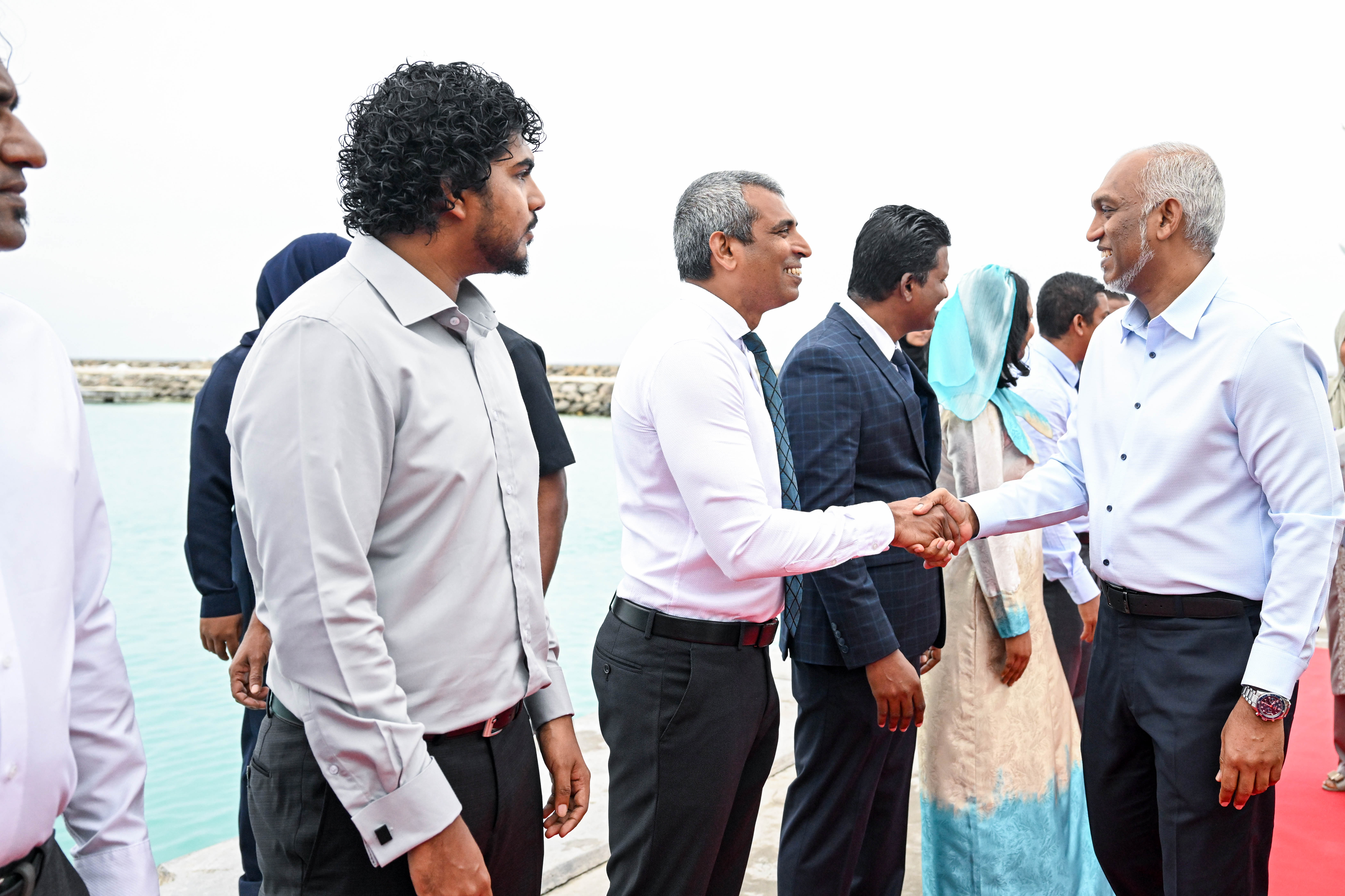 ރައީސްގެ ދެކަނބަލުން އުކުޅަހަށް ކުރެއްވި ރަސްމީ ދަތުރުފުޅު ނިންމަވާލައްވައިފި