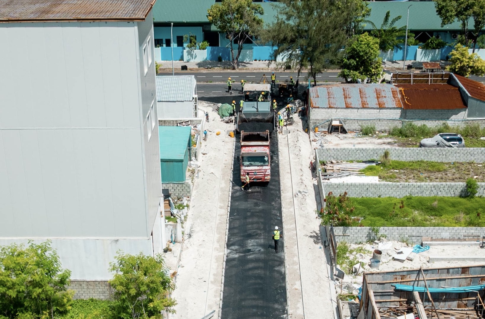 ކާމިލް ދީދީ ސްކޫލް ހިމެނޭ ސަރަހައްދުގެ މަގުގައި ތާރުއަޅައި ނިންމާލައިފި