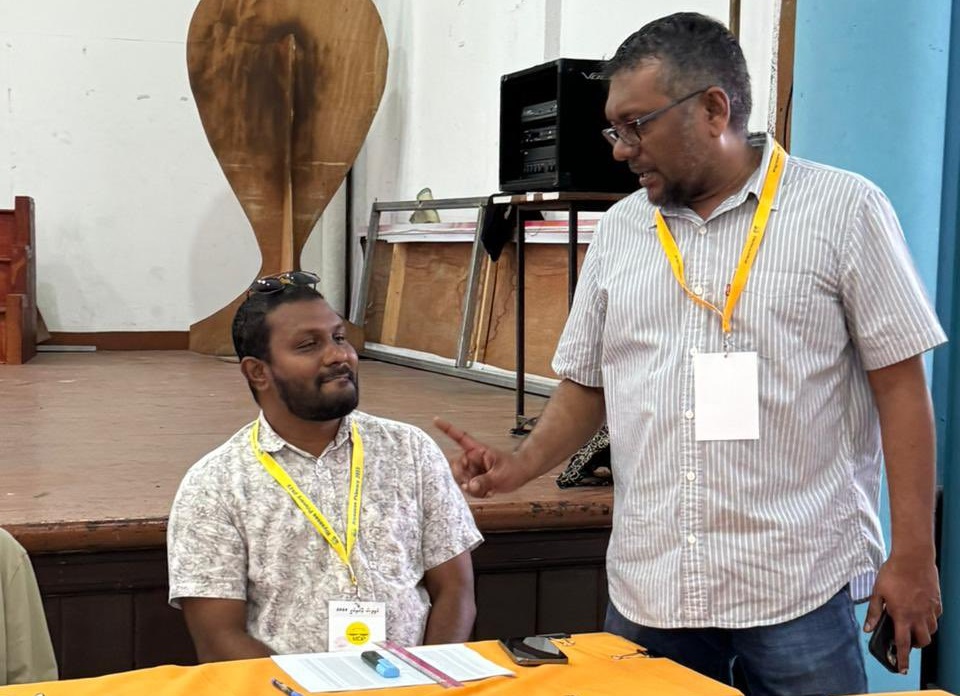 އެމްޑީޕީ އާއި ޑިމޮކްރެޓްސްގެ މަޖިލީސް ޕްރައިމަރީގެ ވޯޓުލުން ފަށައިފި