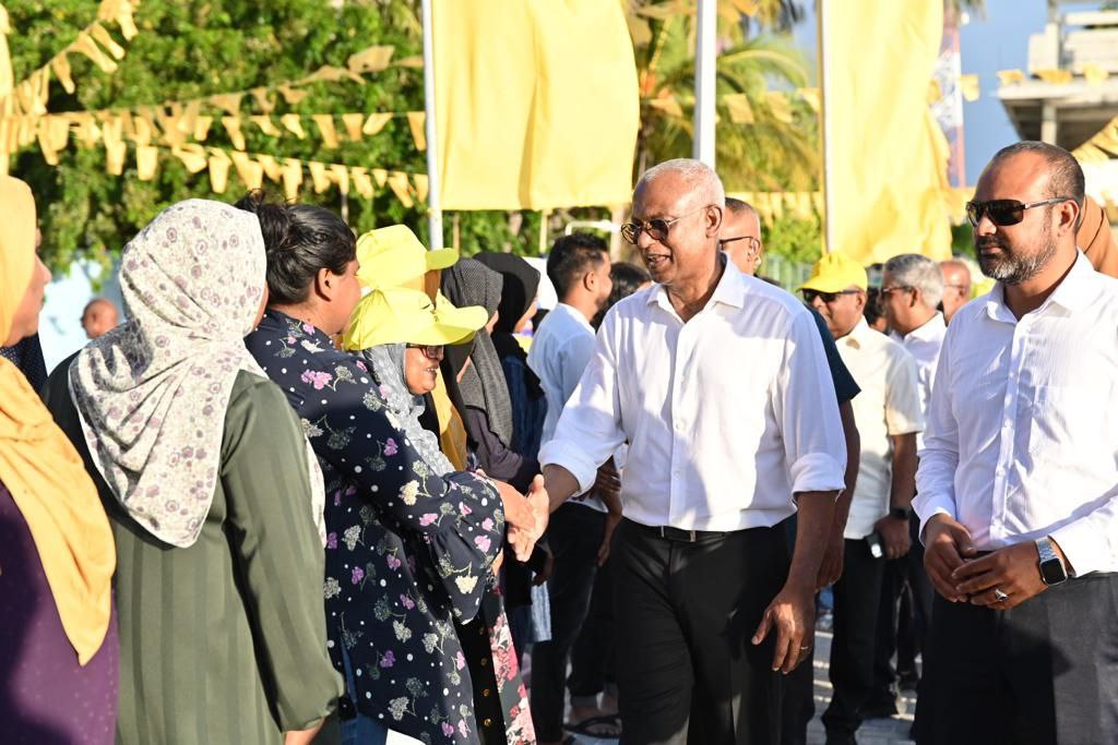 ރައްޔިތުން ހަވާލުކުރީ ޤައުމު ތަރައްޤީކުރަން، މީހުން ދައްކާ ވާހަކަތަކަށް ރައްދުދޭކަށް ނޫން: ރައީސް