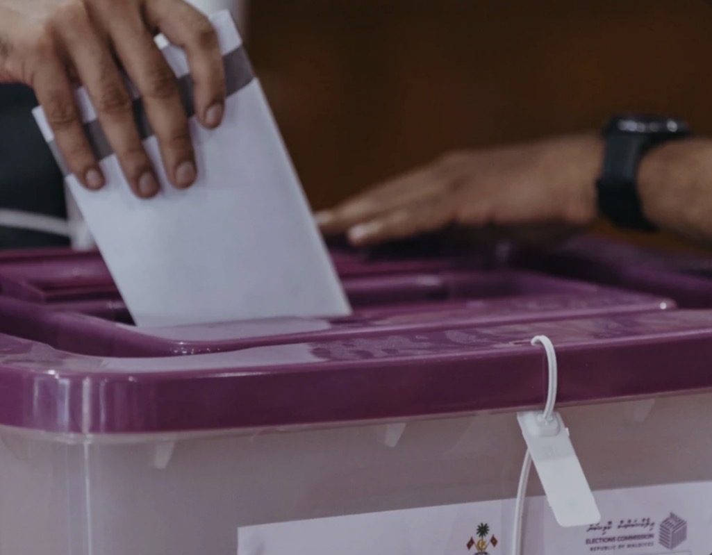 ދެ އިންތިހާބު އެއްކޮށްލުމުގެ ރިފަރަންޑަމް އޮންނާނީ ކައުންސިލް އިންތިހާބާ އެކު: އީސީ