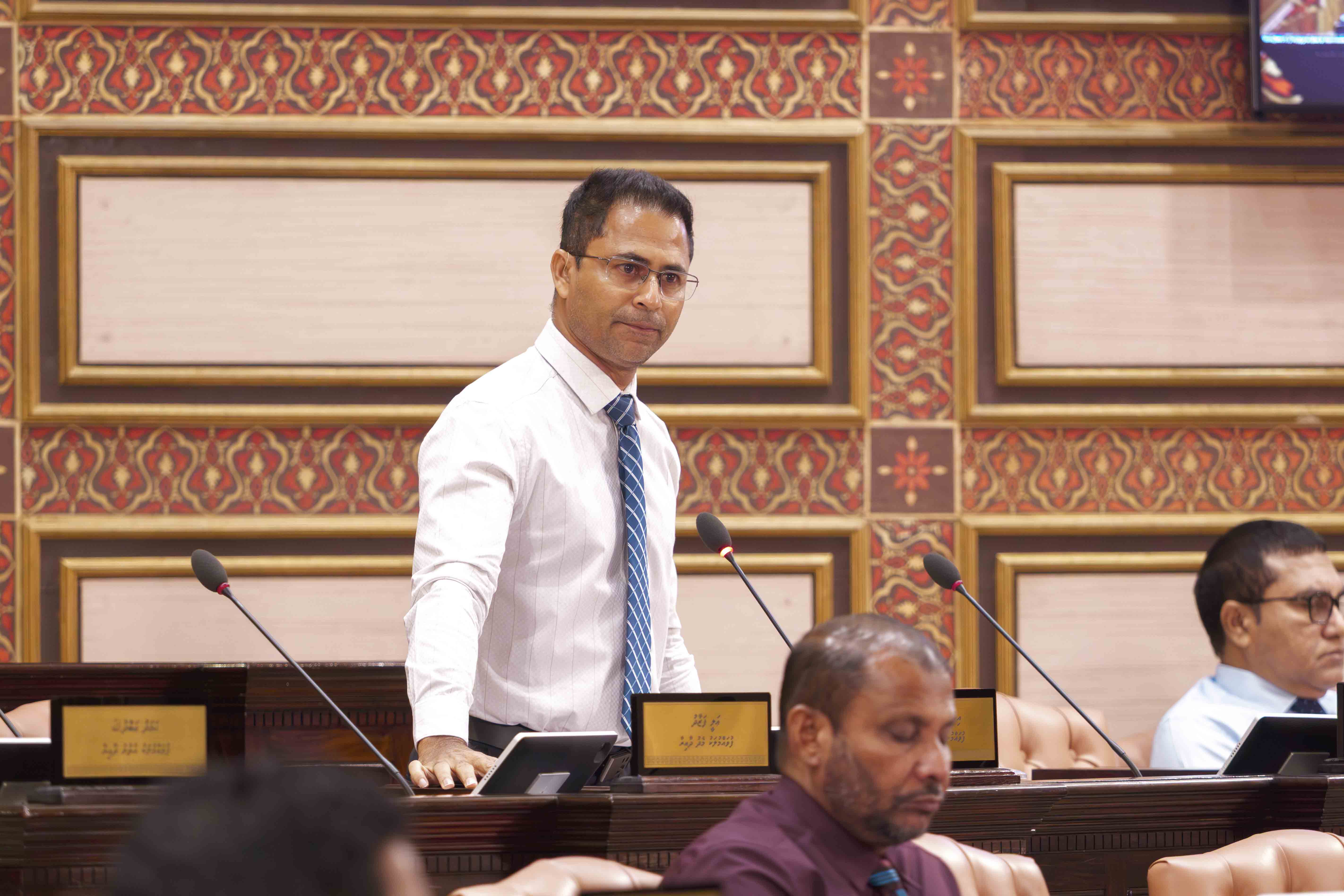 ރައީސް މުޢިއްޒަށް 2028 ދީފިނަމަ އިތުރު ވެރިއަކު އައިސް ތަރައްޤީކުރަން ނުޖެހޭ ވަރަށް ރާއްޖެ ތަރައްޤީކުރާނެ: ޑްރީމްސް އިއްބެ