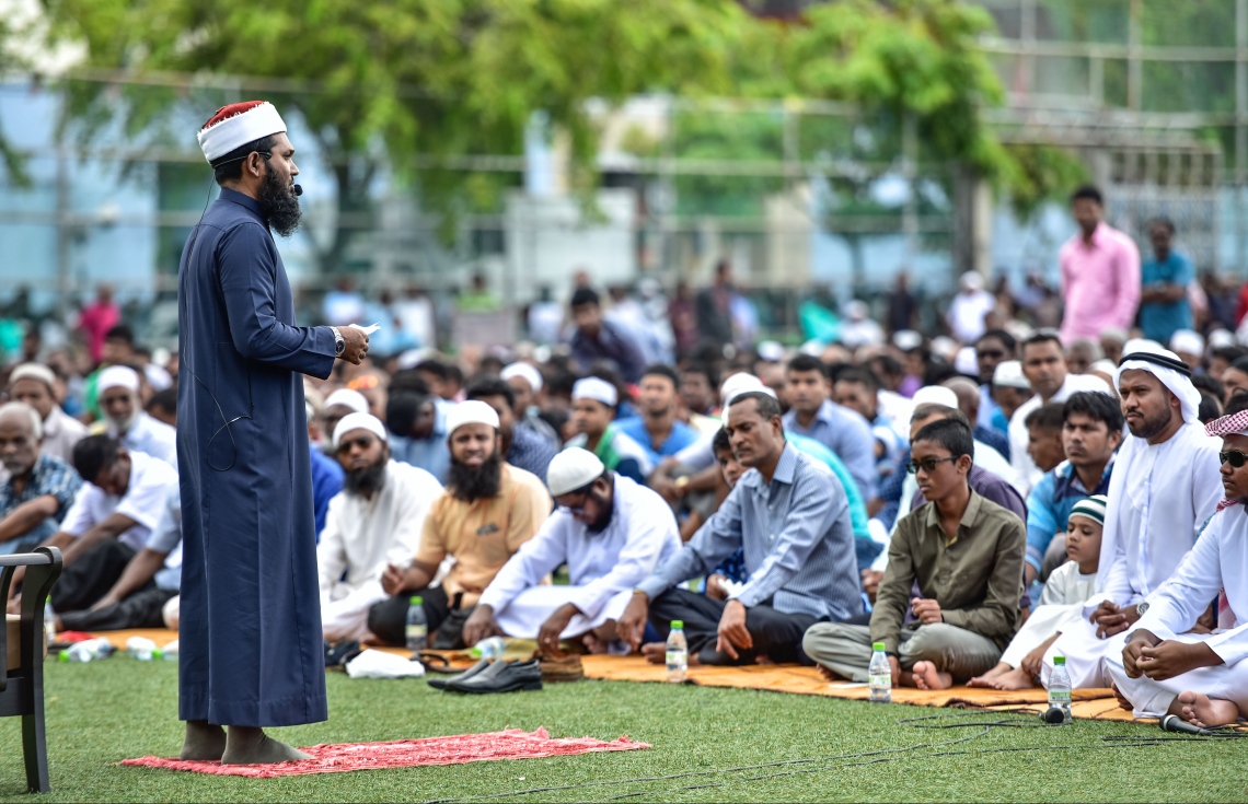 ޢީދުގައި މީހުންގެ އަބުރާ ބެހުމާއި މަލާމާތްކުރުމާއި ދެޖިންސު މަސްހުނިވެގެން ކުޅިވަރުކުޅުމުން ދުރުހެލިވާންޖެހޭ: ޚުތުބާ