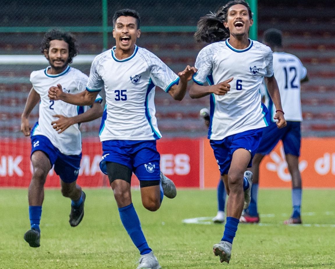 އެފްއޭ ކަޕް: އީގަލްސް ކަޓުވާލައި، ތިން ވަނަ ޑިވިޝަންގެ ބްލޫ ސްޕޯޓްސް ތާރީހީ ސެމީ އަކަށް