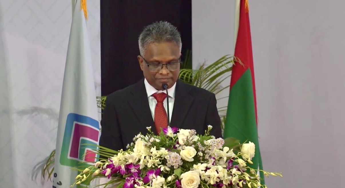 ކައުންސިލްގެ ނިންމުންތަކުގެ އަސަރު މާލޭގެ އިންތަކަށް ވުރެ ދުރަށް ފޯރާނެ، އެއީ ޑިމޮކްރެސީގެ ނަމޫނާއަކަށް ވާންޖެހޭ: އާޒިމް