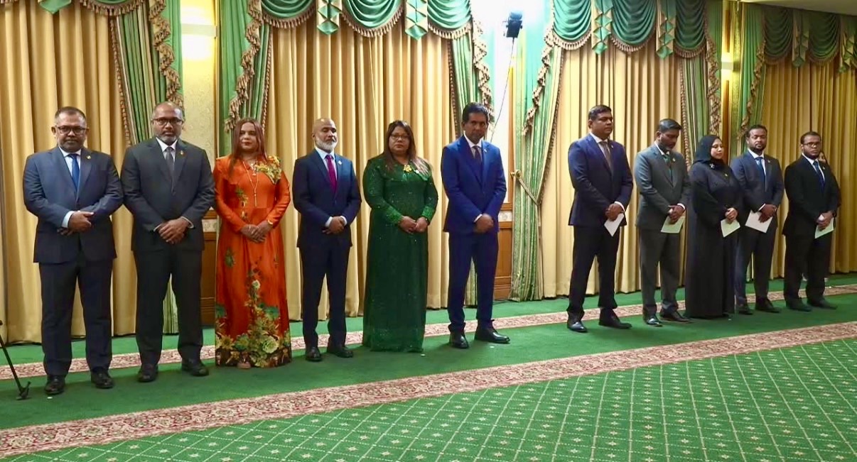 ރައީސް މުއިއްޒުގެ އާ ކެބިނެޓު އެކުލަވާލައިފި