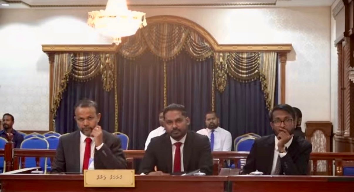 ރިފަރަންޑަމްގެ ސުވާލާ ގުޅޭ ދުސްތޫރީ މައްސަލައިގެ އަޑުއެހުންތައް ނިންމާލައިފި