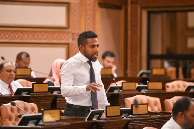 އިންޝުއަރެންސް އާއި ރިޓަޔަމަންޓް ޕެކޭޖުތައް މުދައްރިސުންނަށް ވެސް ދޭންޖެހޭ: އަމީން ފައިސަލް