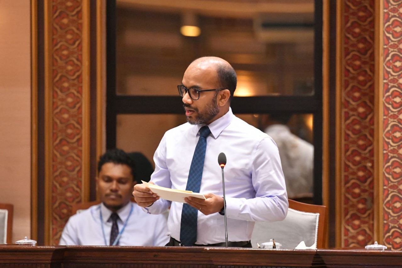 2023ގެ ބަޖެޓަކީ ރައްޔިތުން ބޭނުންވާ ކަންކަމުގައި މެދުނުކެނޑި އެހީތެރިވުމަށް ސަރުކާރަށް ދެމިއޮވެވޭނެ ޕްލޭނެއް: އަމީރު