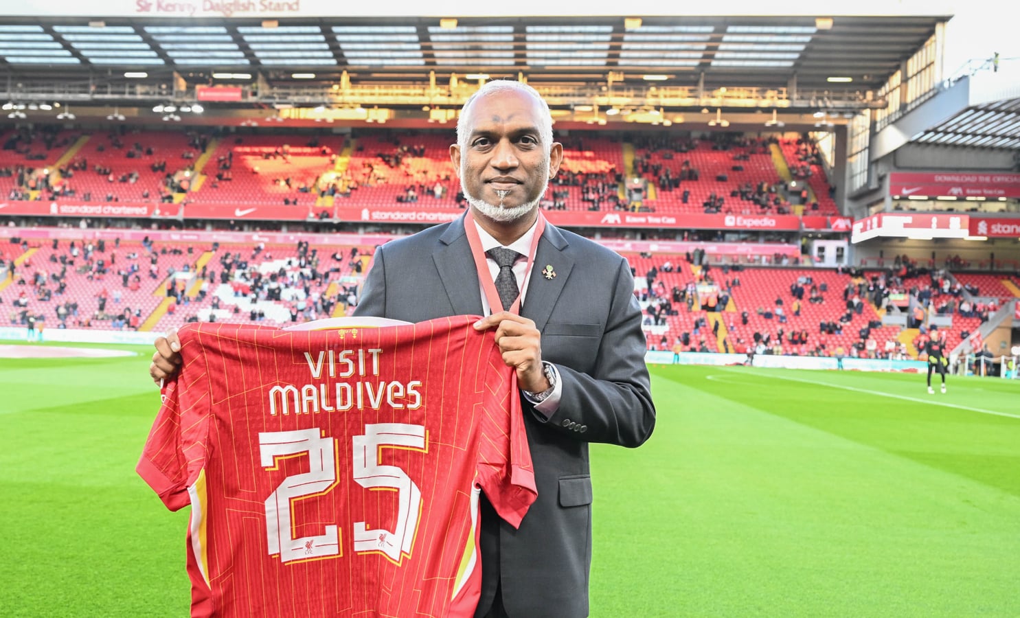 ޤައުމު އެއްބައިވަންތަކޮށް އިޖްތިމާޢީ ރޫޙު އާލާކޮށްދިނުމުގައި ފުޓުބޯޅައިގެ ދައުރު ބޮޑު: ރައީސް