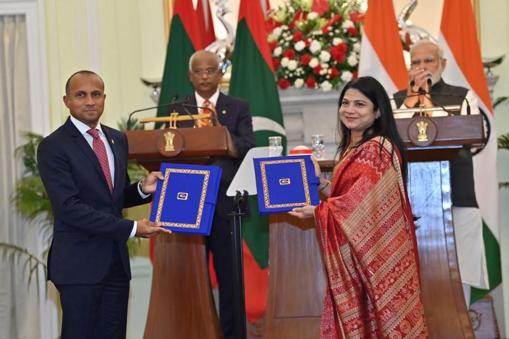 އިންޑިއާއިން ދިވެހި ސިފައިންނަށް 2 ކަނޑު އުޅަނދާއި 24 ވެހިކަލް ހަދިޔާ ކުރަނީ