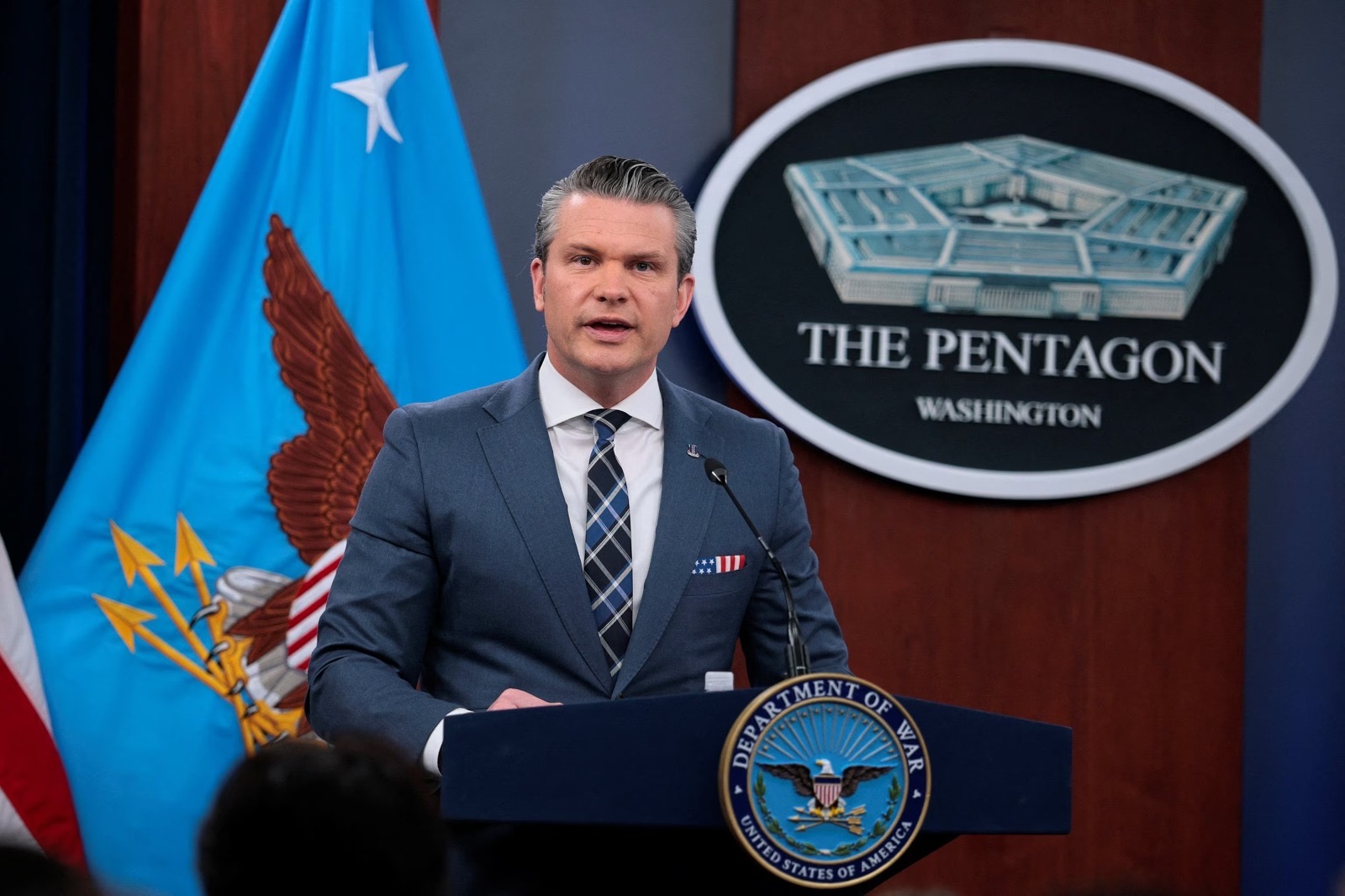 އިރާން ހަނގުރާމައިގައި 25 ބިލިއަން ޑޮލަރު ހޭދަވެފައިވާ ކަމަށް ޕެންޓަގަނުން ބުނެފި