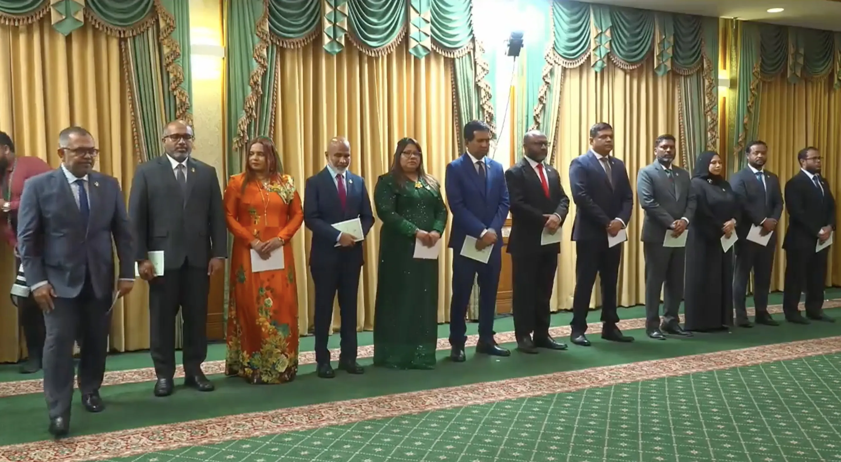 ކެބިނެޓަށް ބަދަލު ގެނައުން: ވަޒީރުންގެ އަދަދު 15 އަށް މަދުކޮށް ބައެއް މިނިސްޓްރީތަށް އެއްކޮށްލައިފި