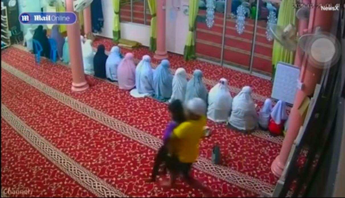 ނަމާދަށް ހުއްޓާ ކުޑަ ކުއްޖަކަށް ޖިންސީ ގޯނާކޮށްފި