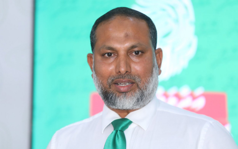 ރައީސް މުޢިއްޒުގެ ވެރިކަން އިންތިހާޔަށް ފަސާދަވެއްޖެ ކަމުގެ ނިޝާނަކީ ތިން ރައީސުން އެކުވުން: އިމްރާން