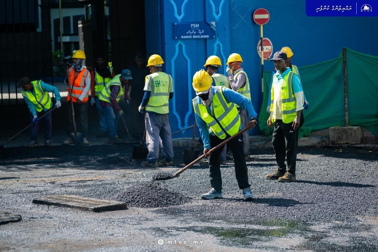 އަމީނީ މަގުގެ ދެވަނަ ސެގްމަންޓުގައި ތާރުއެޅުމުގެ މަސައްކަތް އެމްޓީސީސީން ނިންމާލައިފި