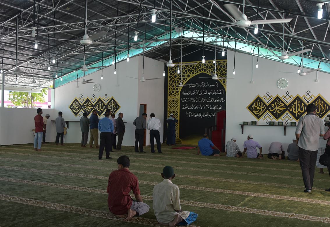 ހުޅުމާލޭގެ ވަގުތީ މިސްކިތުގައި ނަމާދުކުރުން ހުއްޓާލަނީ