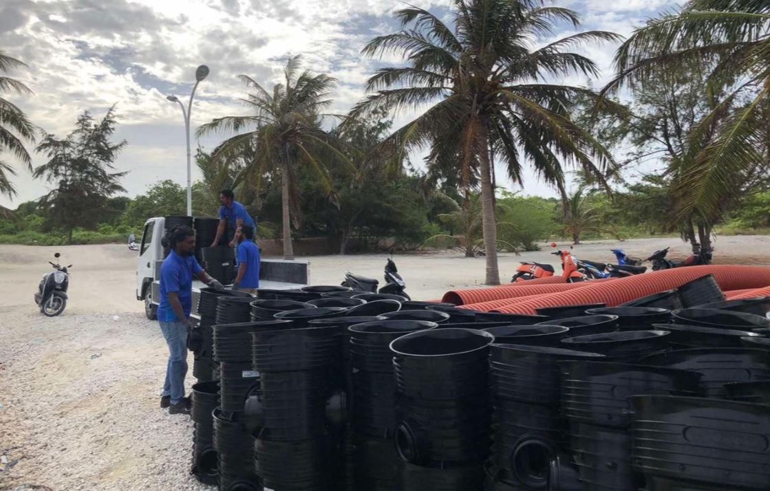 ކުމުންދޫ ނަރުދަމާއަށް ބޭނުންވާ ބައެއް ސާމާނު އެރަށަށް ގެންގޮސްފި