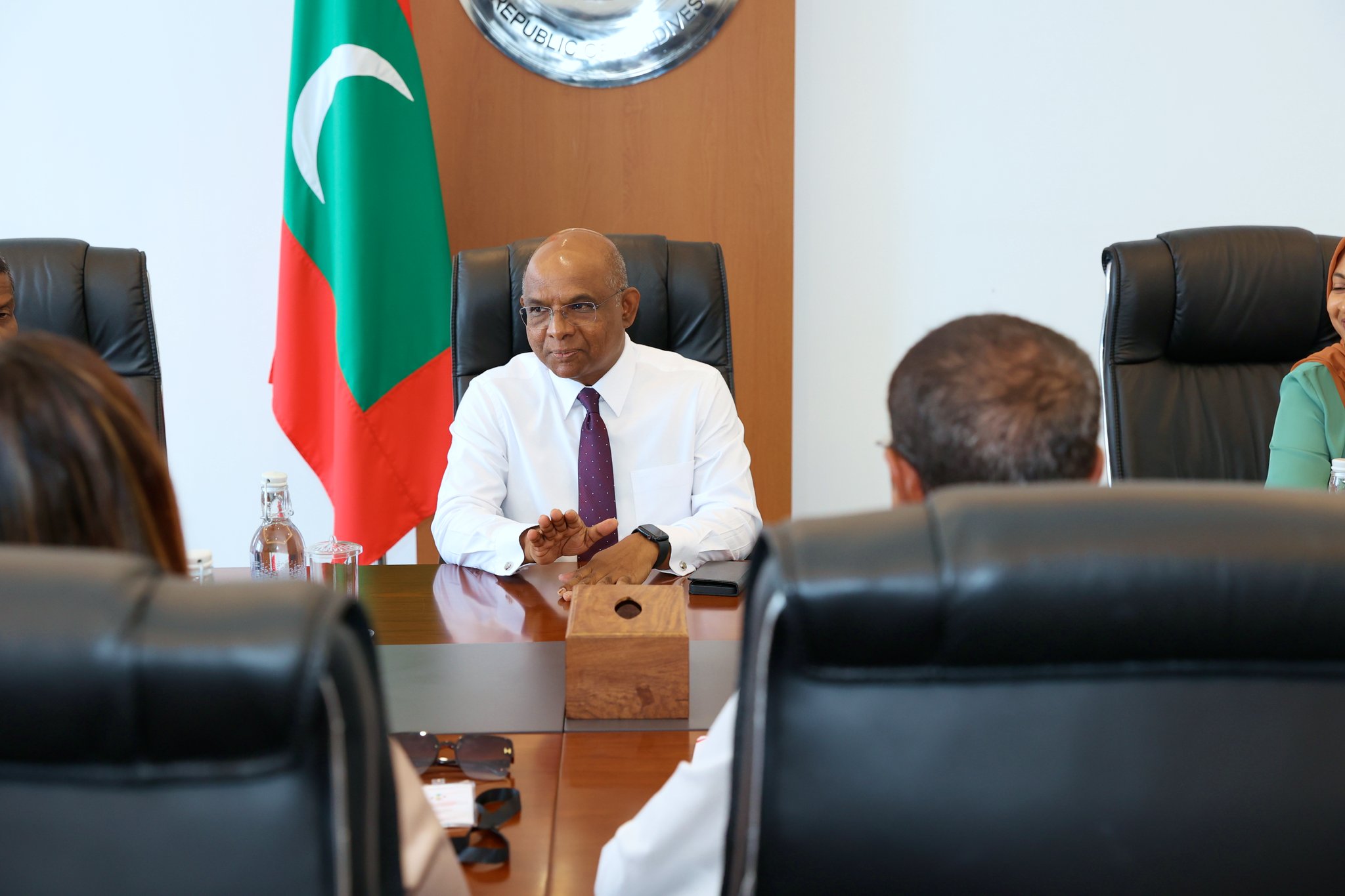އޮމާންއަށް ދަތުރުކުރުމުގައި ހުރި ދަތިތައް ހައްލުކުރަން މަޝްވަރާކުރަނީ