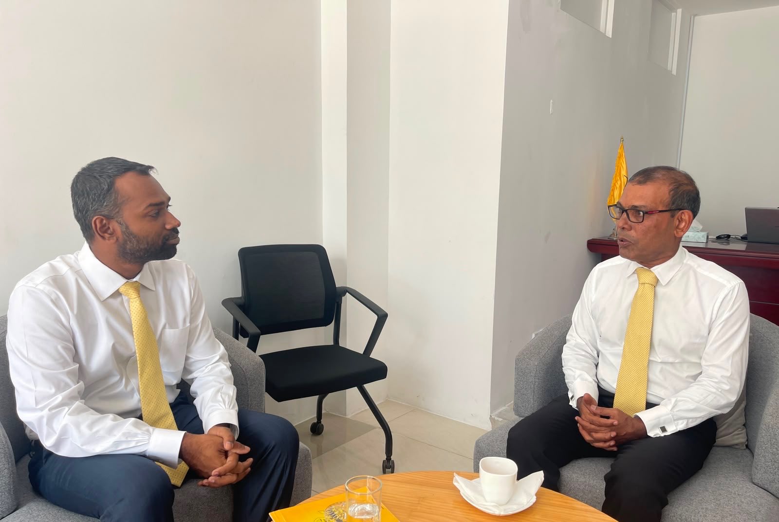 ރައީސް ނަޝީދުގެ ދަޢުވަތަކަށް މީކާއީލް އެމްޑީޕީ އޮފީހަށް