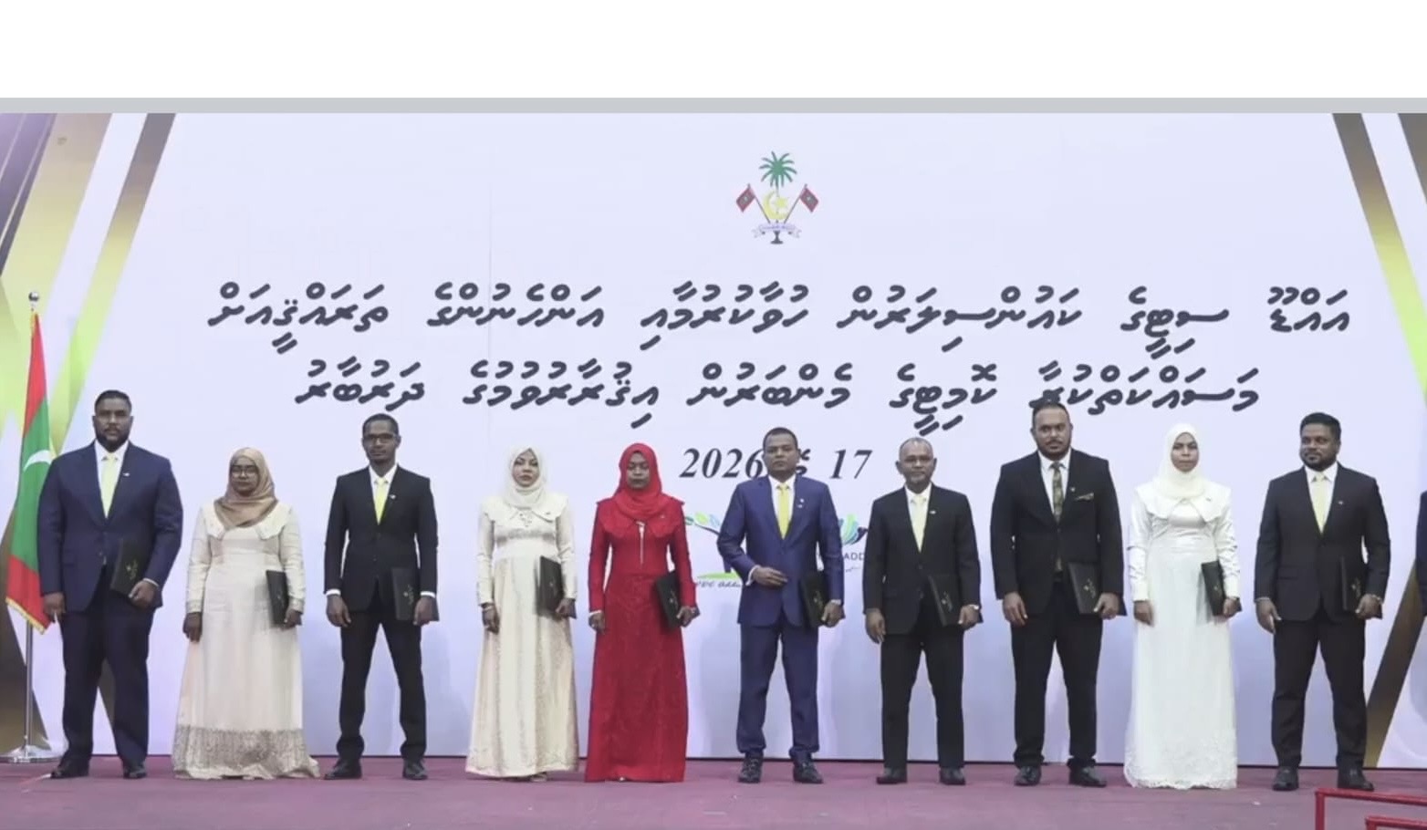 އަލަށް އިންތިހާބުވި މޭޔަރުންނާއި ކައުންސިލަރުންނާއި މަގާމުގެ ހުވާކުރައްވައިފި