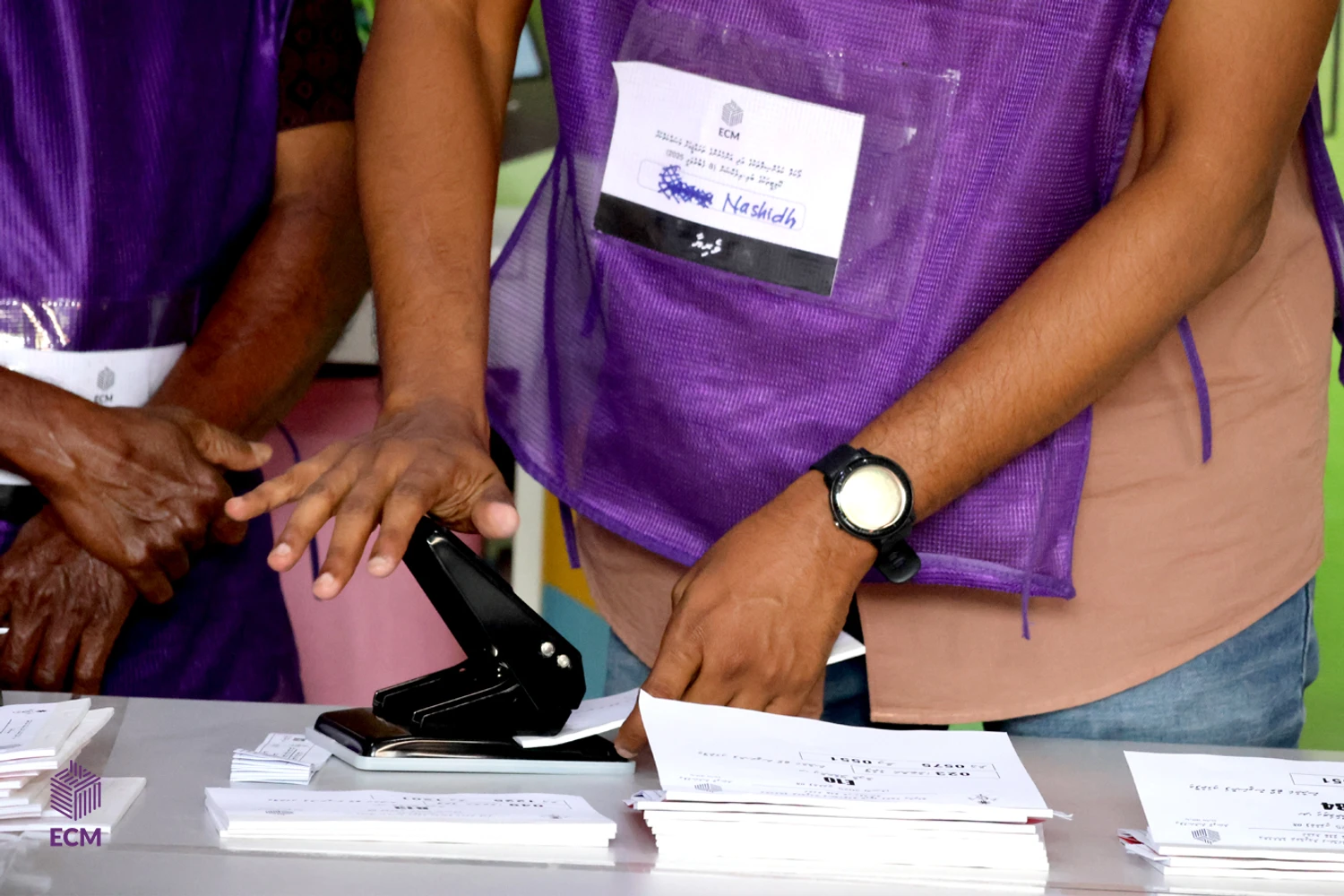 ވޯޓުލާ މަރުކަޒުތަކަށް ބޭނުންވާ ތަކެތި ފޮނުވަން ފަށައިފި