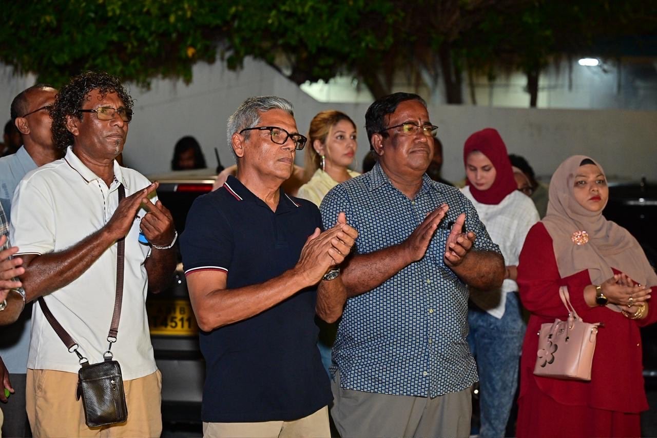 އިގްތިޞާދު ފެންމަތީގައި ބޭއްވުމަށް ތެލުގެ އަގުން ސަބްސިޑީ ދީގެން ވިޔަފާރިތަށް ހިނގޭނެ ގޮތެއް ސަރުކާރުން ހޯދައިދޭންޖެހޭ: މޫސަ