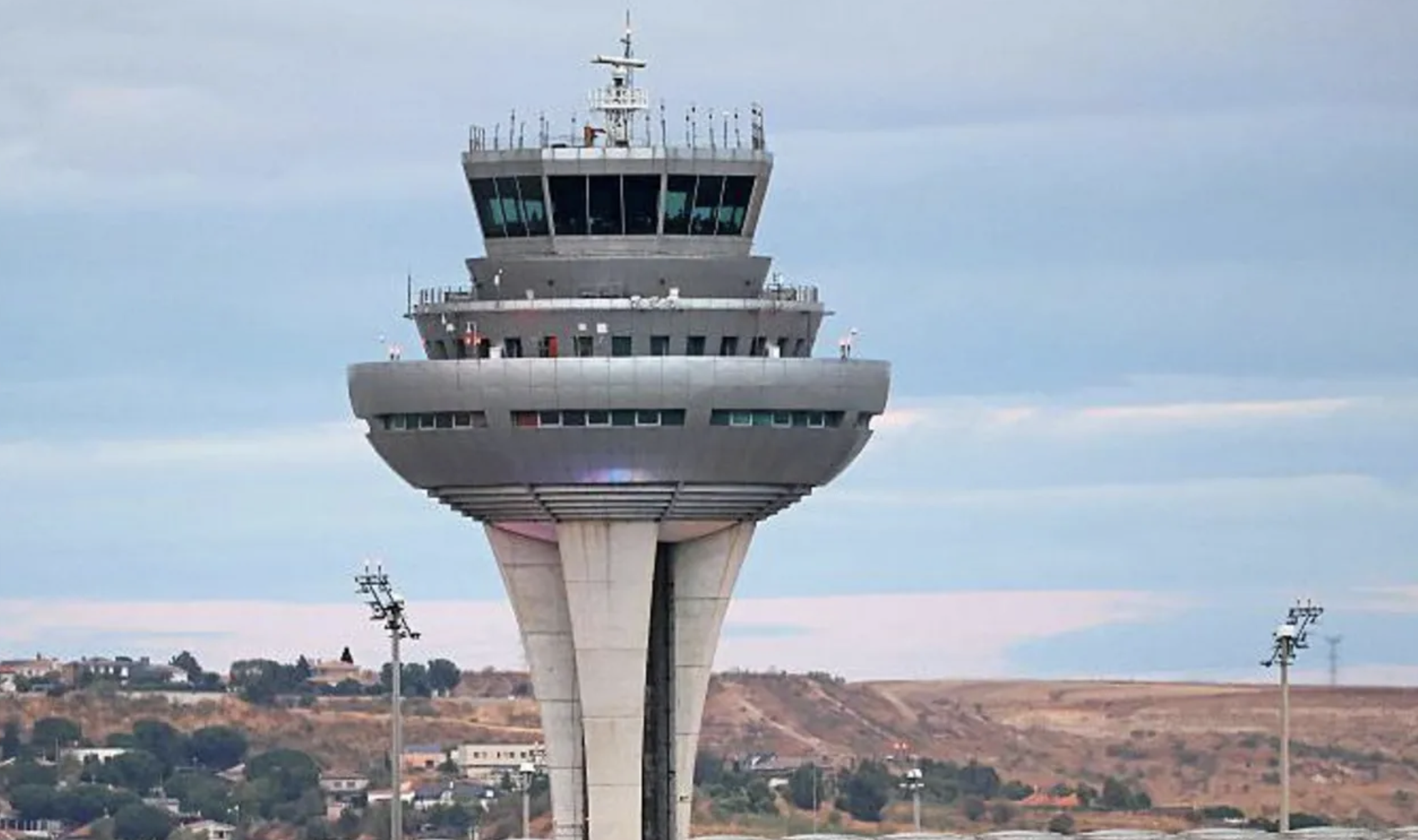 އިރާނު ހަނގުރާމައިގައި ބައިވެރިވާ އެމެރިކާގެ މަތިންދާބޯޓުތަކަށް ސްޕެއިންގެ ވައިގެ ސަރަހައްދު ބަންދުކޮށްފި