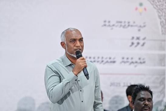 މެދުއިރުމަތީގެ ހަނގުރާމަ: ރާއްޖެ ބޮޑު ބިރުވެރިކަމަކާ ދިމާލަށް، ރައީސްގެ ބަހެއް ނުލިބޭތާ 15 ދުވަސް