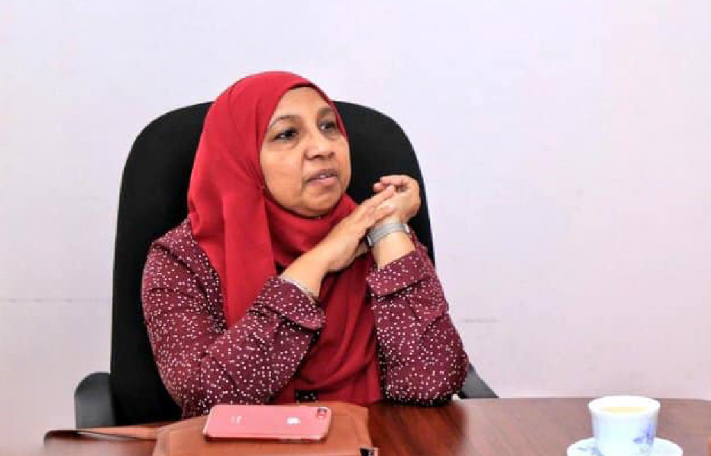 ދެ ދަރީންނާއެކު  މަގުމަތިކޮށްލި އަންހެންމީހާ އަށް ޖެންޑަރ އިން އެހީތެރިކަން ފޯރުކޮށްދީފި