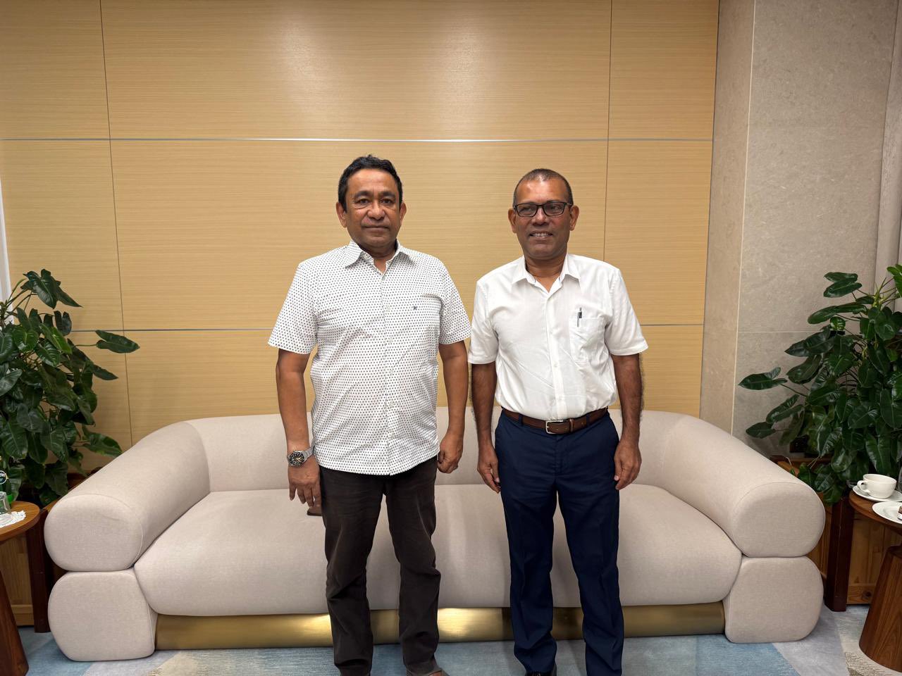 އާބާދީ 60 ފާހަގަކުރުމަށް ރައީސް ނަޝީދާއި ރައީސް ޔާމީން ތިނަދޫ އަށް ވަޑައިގެންފި