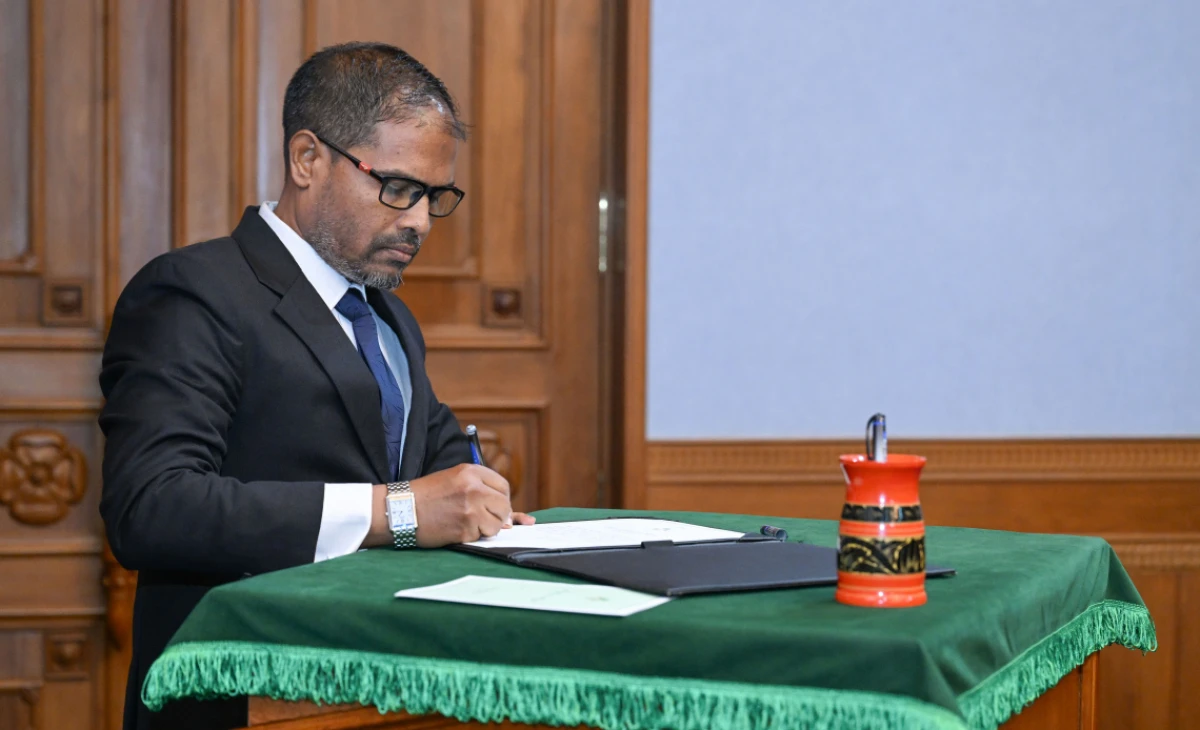 ސުޕްރީމް ކޯޓު ވަގުތީގޮތުން ހިންގުން ފަނޑިޔާރު ހަމީދަށް ހަވާލުކުރަން ޖޭއެސްސީން ނިންމައިފި