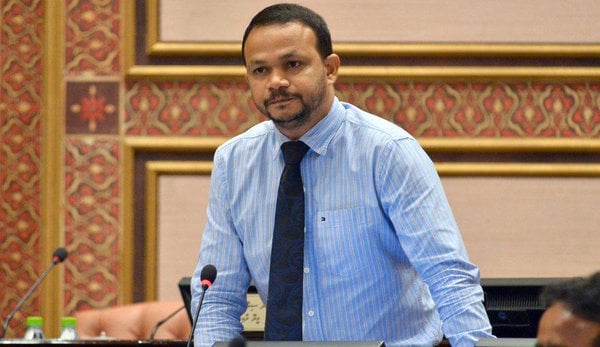 ހިންގުމުގެ ޚަރަދު ހަމަޖައްސަން ފަހުން ލިބެން އޮތް އާމްދަނީއެއް ނަގައިގެންނުވާނެ : ޢަލީ ހުސެއިން