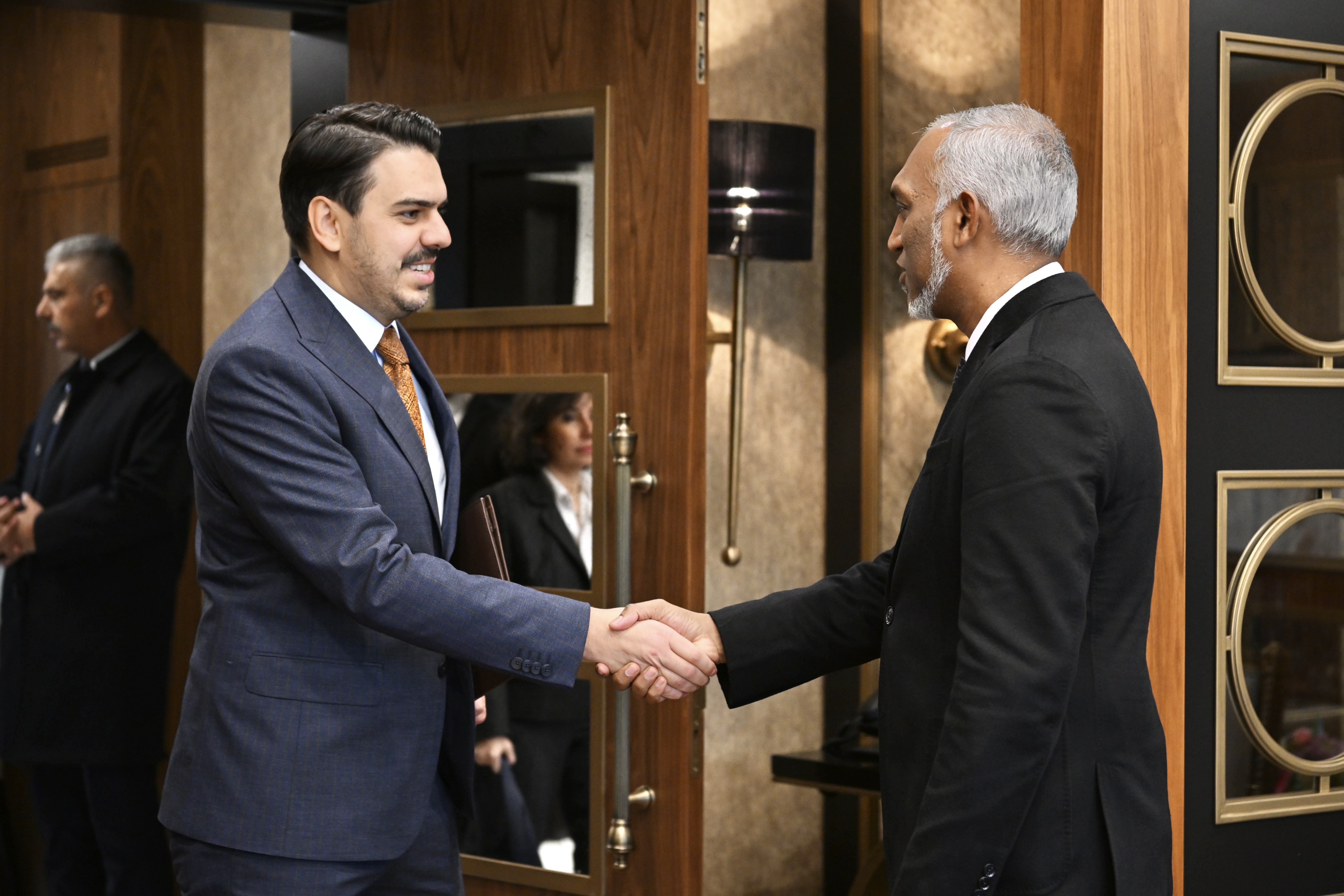 ސްކޮލަރޝިޕްތަކާއި ފަތުރުވެރިކަމާއި ގުޅޭ ފަންނީ ތަމްރީނުތައް އިތުރުކުރުމަށް މަޝްވަރާކޮށްފި